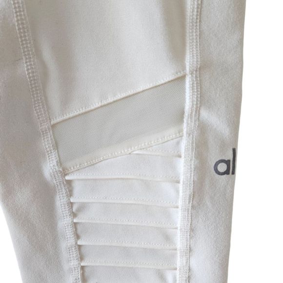 Alo Yoga High Waist Moto Biker Legging Pants Size Medium Light Cream. - Picture 12 of 16